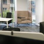 Диван-капсула со звукоизоляцией и встроенным столиком в open space офисе, фотосъемка Кирилла Толль