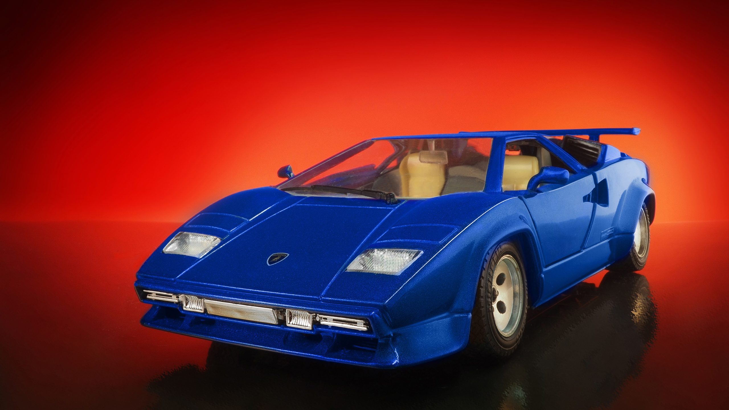 Предметная фотосъёмка Москва — автомобили, техника, товары для каталогов и маркетплейсов