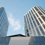 Фасад ЖК Чкалово, игра света и тени на панелях