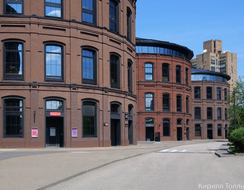 Интерьер офиса в газгольдере, светопрозрачный купол, бизнес-квартал Арма