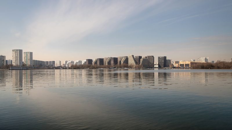  Вид на ЖК Ривер Парк с противоположного берега Москвы-реки, Нагатинский затон.