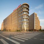 Дом-комета, вид с воды