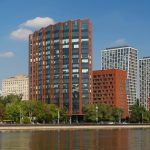 DM Tower, вид со стороны ЗИЛАРТ через Москву-реку, силуэт на вечернем небе