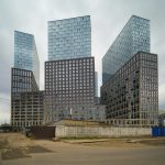 Фасад ЖК Level Причальный, терракотовые низы и стеклянные верха, архитектура Остоженка, Шелепихинская набережная 14, Пресненский район