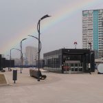 Наземный павильон станции метро Нагатинский Затон, архитектура Za Bor Architects, золотистая чешуя из латуни на потолке, ЮАО