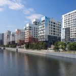 Общий план ЖК Ривер Парк с противоположного берега, видна вся панорама застройки, Нагатинский затон
