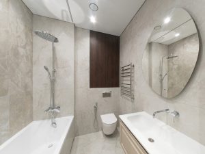 Геометрия ванной комнаты. Фотограф Кирилл Толль запечатлел чистые линии и светлый ремонт в новостройке Мытищ.