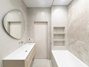 Фото зеркала и зоны умывальника в ванной. Важная деталь ремонта - освещение и электрика.