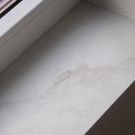 Обратный ракурс кухни-гостиной. Фотограф интерьеров показывает единство пространства.