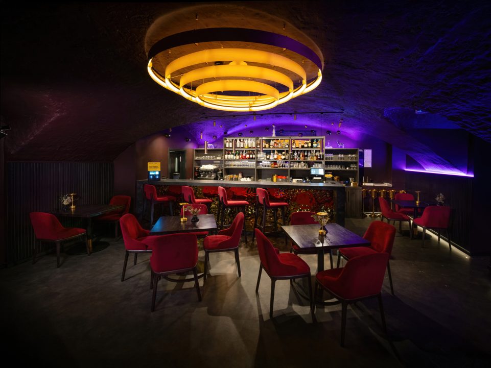 Фотографии зала бара. Интерьерная съемка