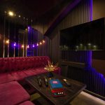 Атмосфера караоке бара