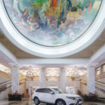 Холл с советским панно Radisson Collection Hotel Moscow Гостиница Кутузовский проспект, 2/1с1 внешний вид до 2020г