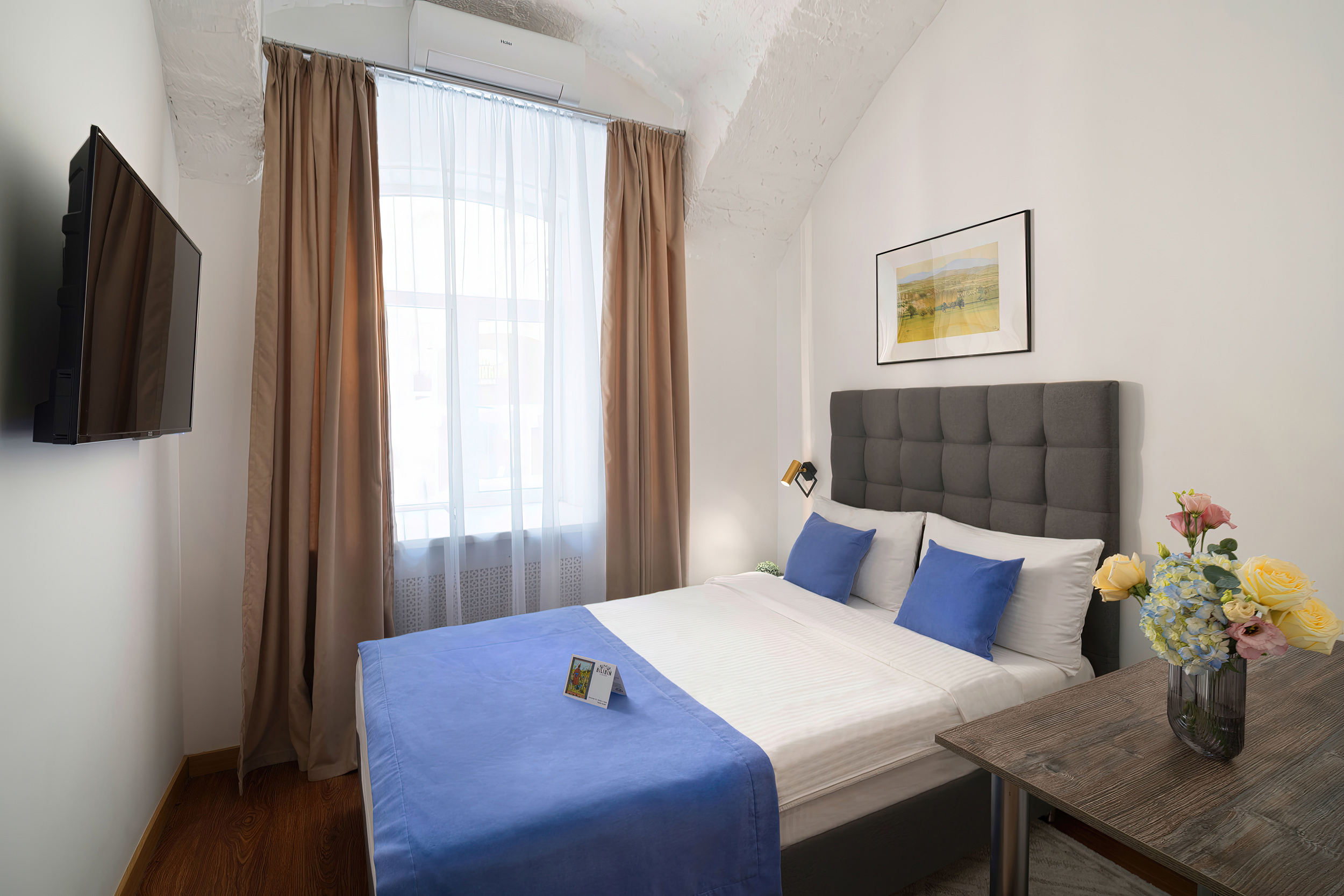 Премиум-сегмент: съемка дорогих гостиниц Люксовый номер отеля в центре Москвы. Интерьерный фотограф Кирилл Толль