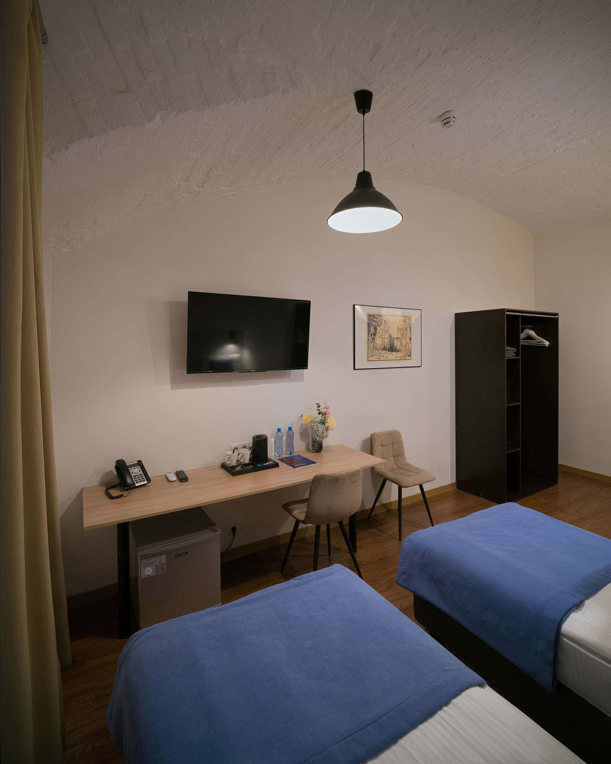 Атмосферная деталь: фон читается, акцент на предмете Деталь интерьера гостиницы в центре Москвы. Фотограф Кирилл Толль