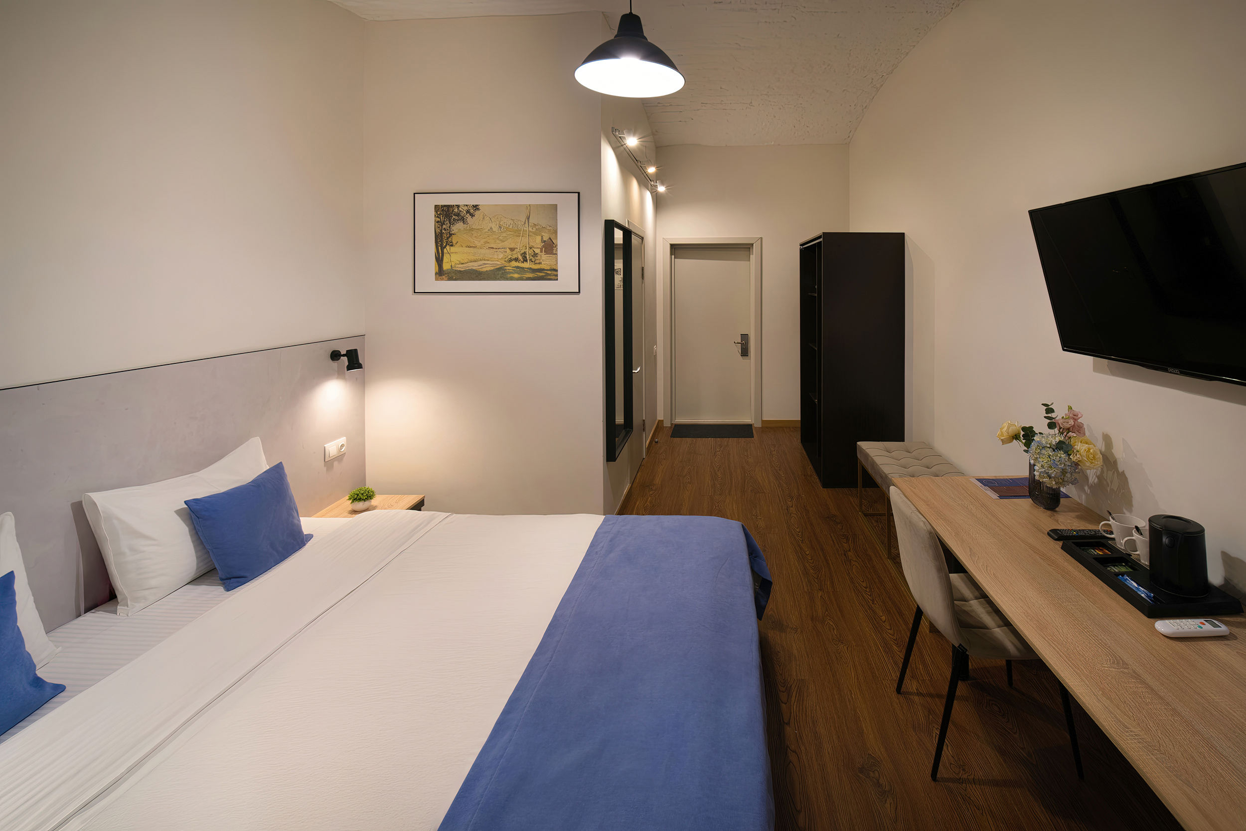 Второй кадр без движения штатива — опыт и насмотренность Альтернативный вариант с той же точки съемки. Интерьерный фотограф