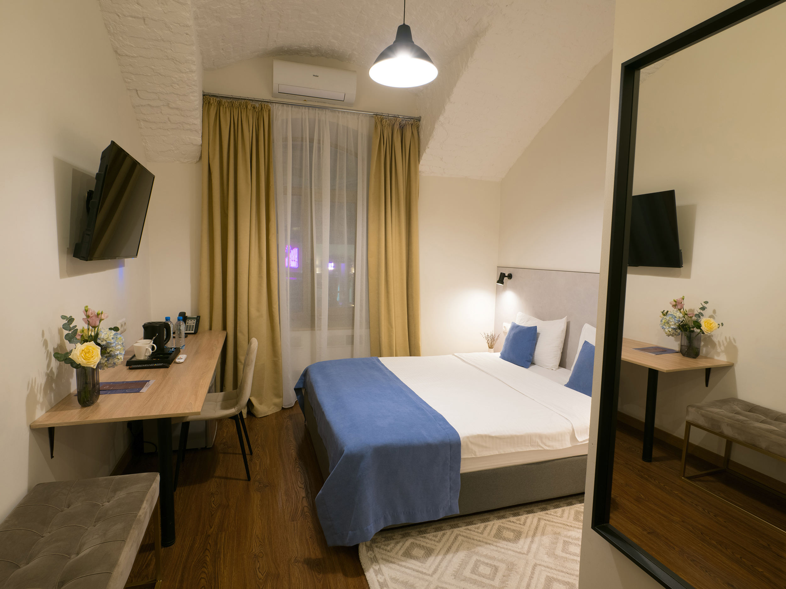 Пример работы фотографа: технический кадр Необработанный интерьер отеля в центре Москвы