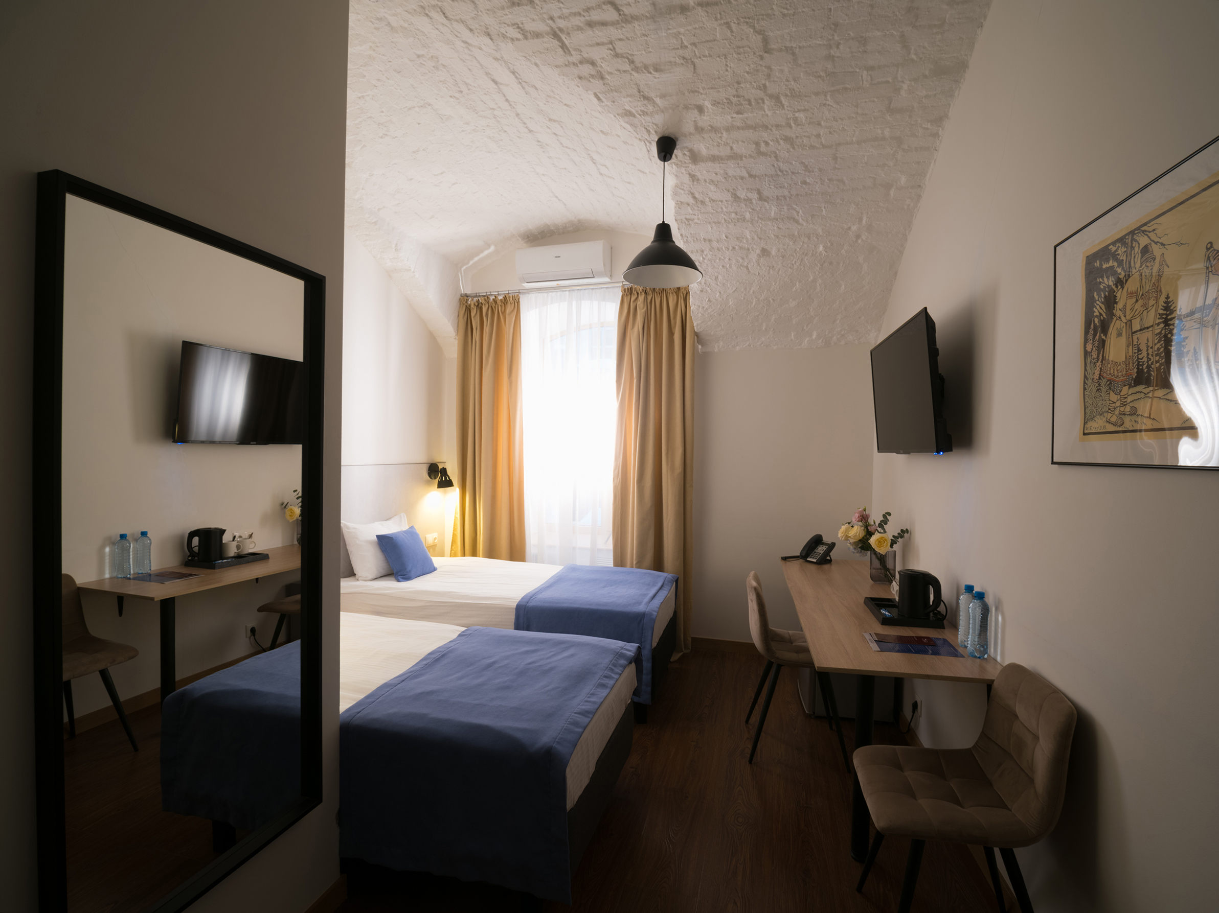 Пример для самостоятельной работы Исходник интерьера отеля до обработки. Кирилл Толль