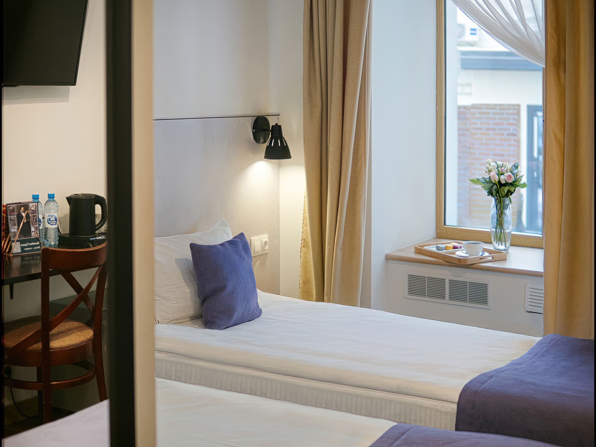 Презентационный ракурс для онлайн-площадок Горизонтальный кадр номера отеля для Booking и сайтов бронирования. Кирилл Толль