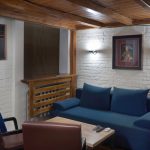 Как подчеркнуть преимущества двухуровневого номера? Фотограф Кирилл Толль в этой профессиональной съемке акцентирует гармоничное зонирование и стильный интерьер гостиничного номера. Съемка для сайтов отелей и бронирования.