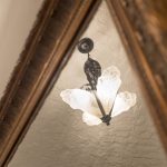 Зачем отелю детальная фотосъемка? Этот кадр демонстрирует, как фотограф Кирилл Толль выделяет качество отделки и мебели, подчеркивая уровень сервиса и внимания к деталям.