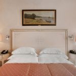 Профессиональная фотография для гостиниц и хостелов. Кирилл Толль создает качественные изображения номеров с естественным светом. Работаем в Сергиевом Посаде, Пушкино, Щелково, Черноголовке и других городах Подмосковья.