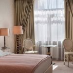 Как совместить естественное освещение и искусственный свет в фотосъемке отеля? Фотограф Кирилл Толль демонстрирует профессиональный подход в этом кадре. Работаем по всему Подмосковью: Балашиха, Люберцы, Мытищи, Королев.