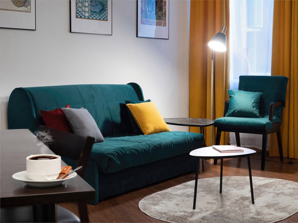 Professional hotel interior photography services in Moscow: capturing the unique character of two different room types. Need images that sell? Мы создаем фотографии, которые подчеркивают преимущества вашего отеля.