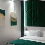 О, дивные интерьеры московского отеля, запечатленные в ходе профессиональной фотосессии! Два номера, два характера, одно мастерство съемки. Услуги коммерческого фотографа для гостиничной индустрии столицы.