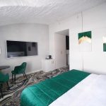 Как важно иметь качественные фотографии для отеля в центре Москвы! Профессиональная съемка двух номеров различной категории. Услуги коммерческого фотографа с многолетним опытом работы в гостиничной индустрии.