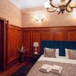 Гостиная и обеденная зона в апартаментах отеля | Съемка Кирилла Толль