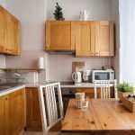 Кухня в гостевых апартаментах в сталинском доме в центре Москвы | Кирилл Толль