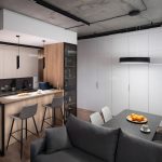 Компактная кухня с системой скрытого хранения и бетонным потолком, Нагатинский затон