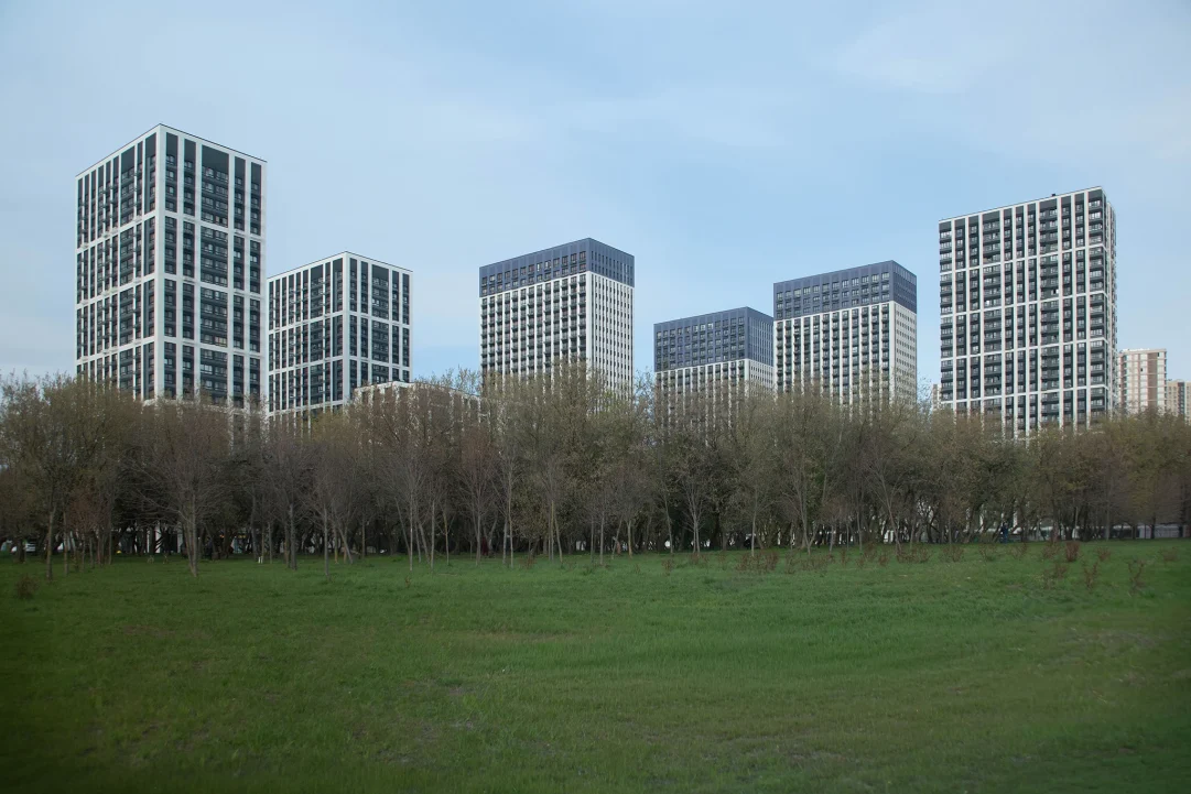 Экстерьер ЖК Вестердам с яблоневым садом — фотограф Кирилл Толль