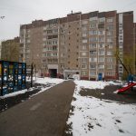 Благоустройство двора и детская площадка на улице Барышиха 6 серия П-46 — фото Кирилла Толль