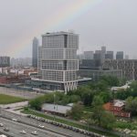 Городской пейзаж района ЗИЛАРТ и БЦ Технопарк с радугой вид из окна фотограф Кирилл Толль