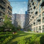 Внутренний двор ЖК Level Причальный: ландшафтное озеленение, газоны, современные кирпичные и стеклянные фасады корпусов.