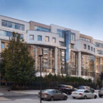 фронтальный вид на узкой улице Брянская улица, 9 Комитет государственного строительного надзора города Москвы